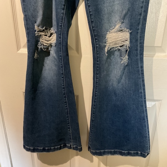 Zenana High Rise Button-Fly Flare Jeans With Distressed Knees - Picture 4 of 6